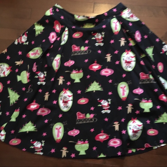 Fun Christmas print skirt - Picture 3 of 6